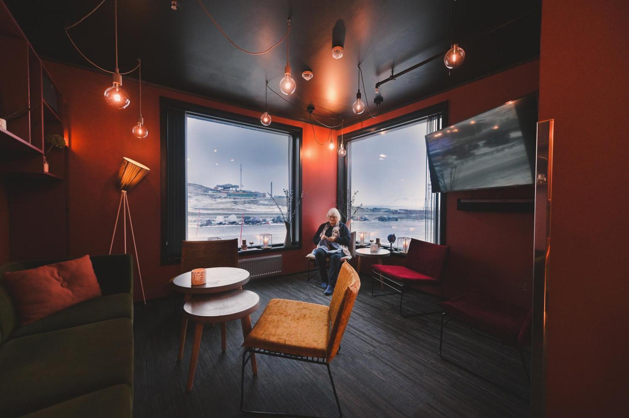 לונגיירביין Svalbard Hotell | The Vault מראה חיצוני תמונה